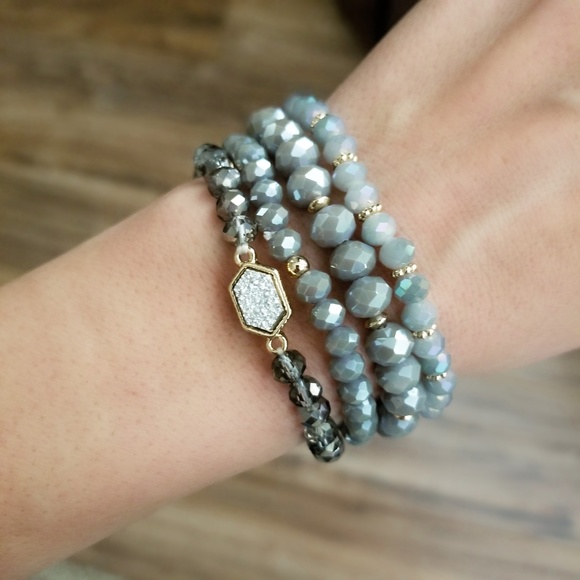 catlg Jewelry - 🔒Last1️⃣4PC Glass Crystal Stacking Bracelet Set